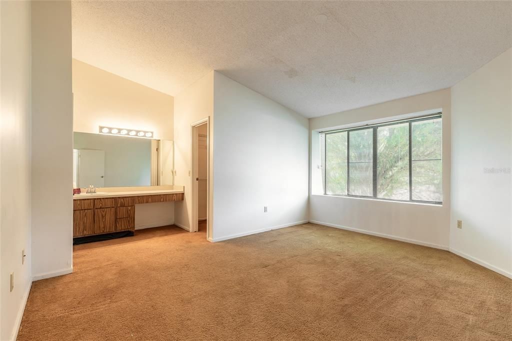 Active With Contract: $229,000 (3 beds, 2 baths, 1488 Square Feet)