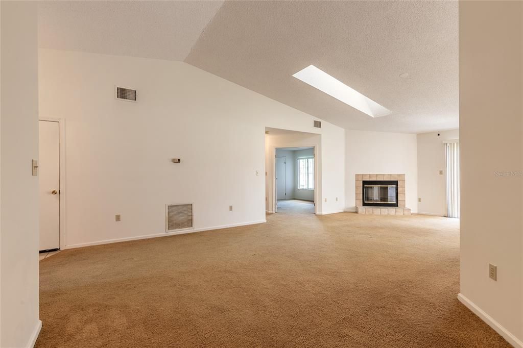 Active With Contract: $229,000 (3 beds, 2 baths, 1488 Square Feet)