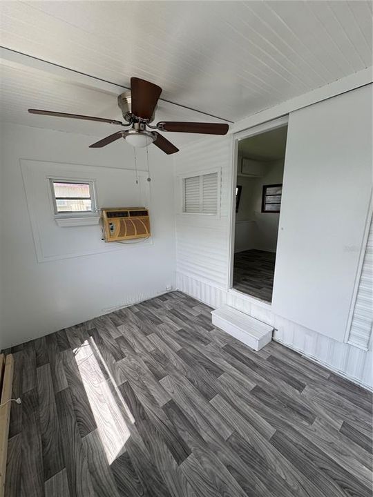 На продажу: $14,900 (1 спален, 1 ванн, 450 Квадратных фут)