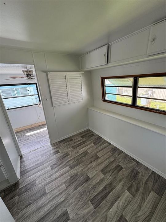 На продажу: $14,900 (1 спален, 1 ванн, 450 Квадратных фут)