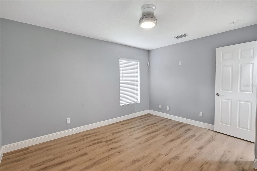 For Rent: $1,850 (1 beds, 1 baths, 900 Square Feet)