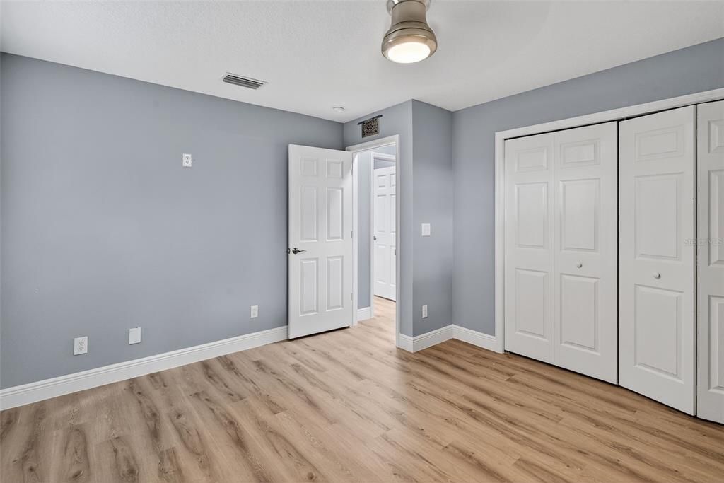 For Rent: $1,850 (1 beds, 1 baths, 900 Square Feet)