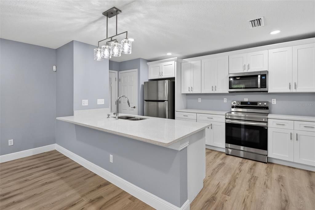 For Rent: $1,850 (1 beds, 1 baths, 900 Square Feet)