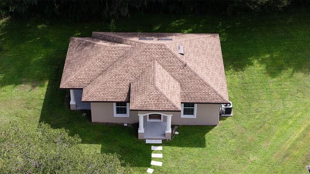 For Rent: $1,850 (1 beds, 1 baths, 900 Square Feet)