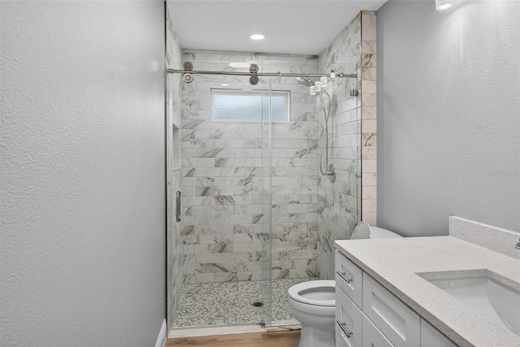 For Rent: $1,850 (1 beds, 1 baths, 900 Square Feet)