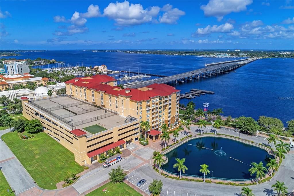 Недавно продано: $385,000 (2 спален, 2 ванн, 1575 Квадратных фут)