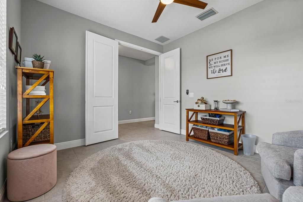 Под контрактом: $499,000 (3 спален, 2 ванн, 1812 Квадратных фут)