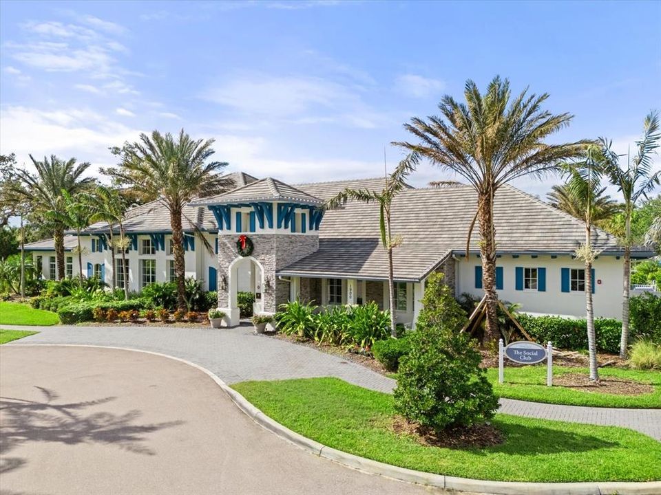 Под контрактом: $499,000 (3 спален, 2 ванн, 1812 Квадратных фут)