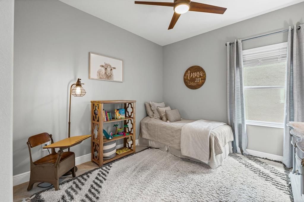 Под контрактом: $499,000 (3 спален, 2 ванн, 1812 Квадратных фут)