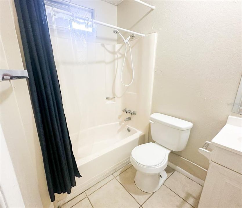 For Rent: $1,200 (3 beds, 2 baths, 1002 Square Feet)