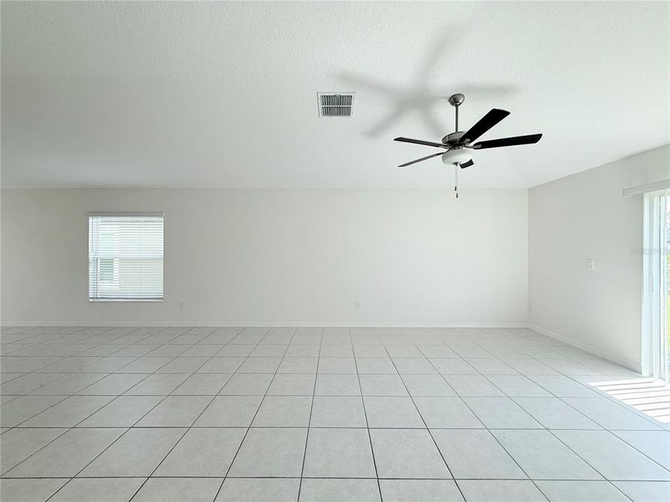 出租: $2,550 (4 贝兹, 2 浴室, 1817 平方英尺)