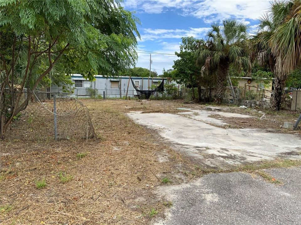 На продажу: $29,999 (0.08 acres)