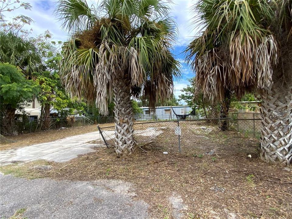 На продажу: $29,999 (0.08 acres)