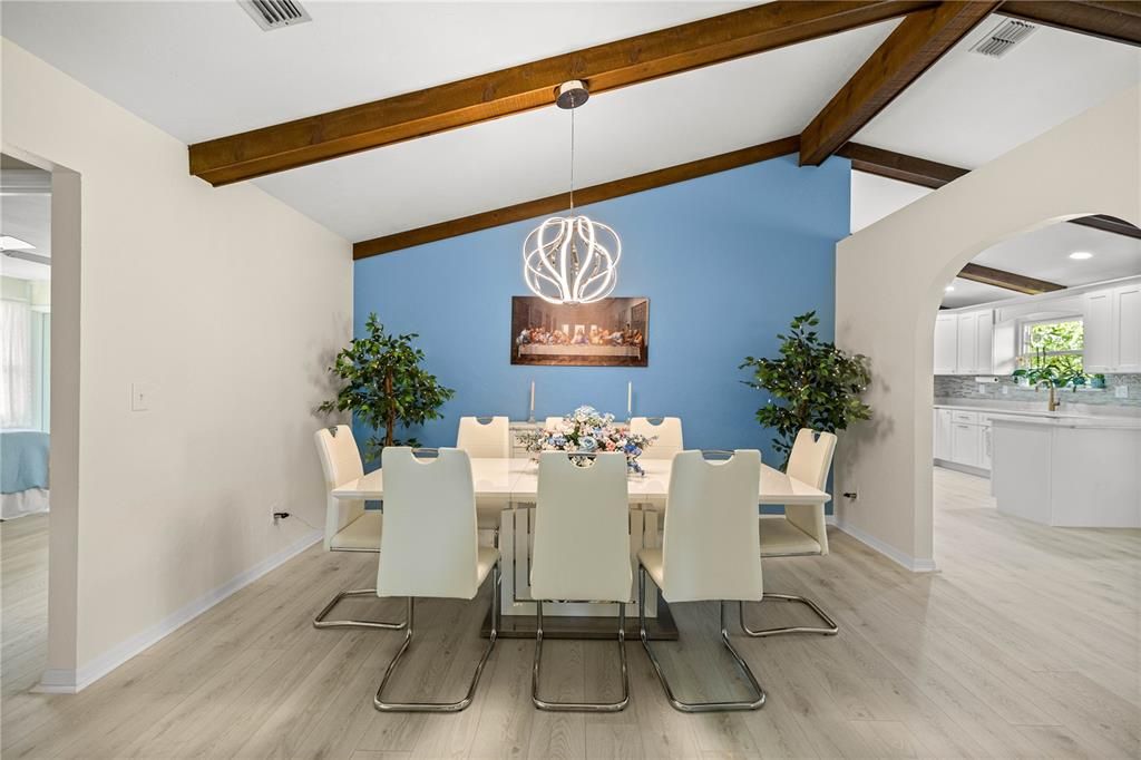 For Sale: $627,500 (4 beds, 2 baths, 2832 Square Feet)