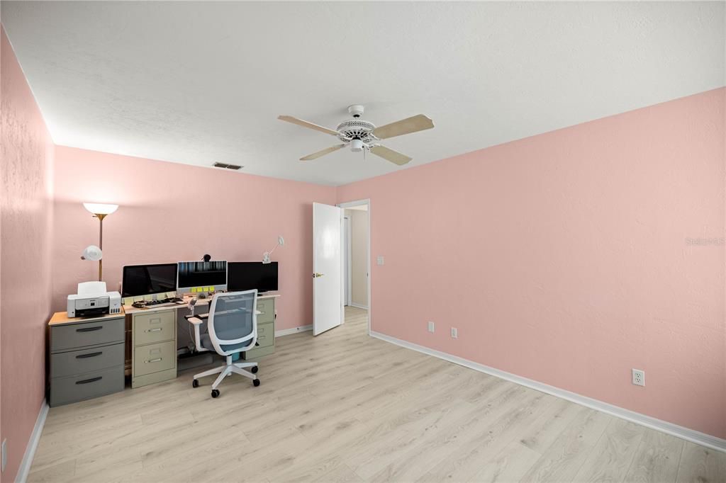 For Sale: $627,500 (4 beds, 2 baths, 2832 Square Feet)