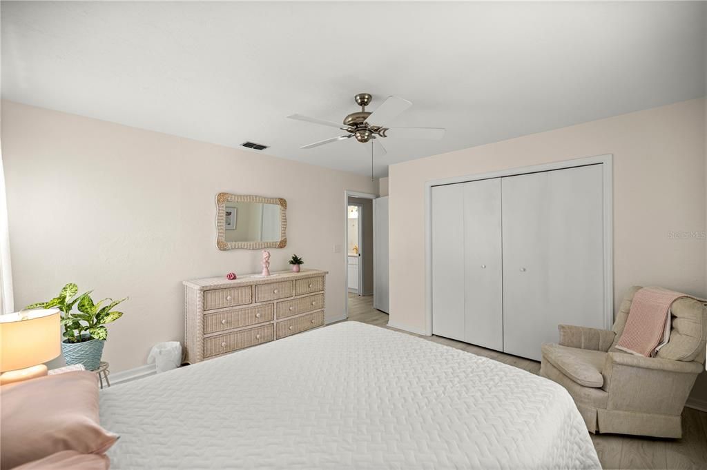 For Sale: $627,500 (4 beds, 2 baths, 2832 Square Feet)