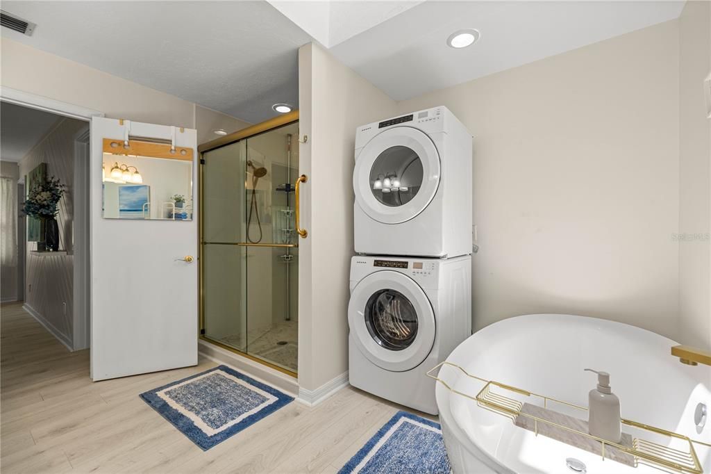 For Sale: $627,500 (4 beds, 2 baths, 2832 Square Feet)