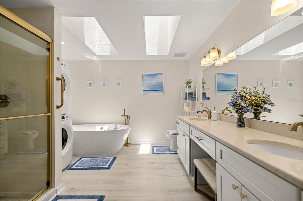 For Sale: $627,500 (4 beds, 2 baths, 2832 Square Feet)