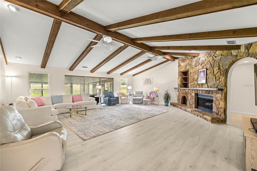 For Sale: $627,500 (4 beds, 2 baths, 2832 Square Feet)