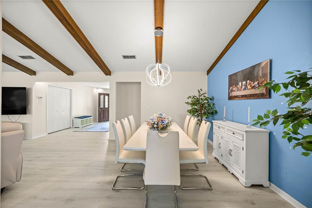 For Sale: $627,500 (4 beds, 2 baths, 2832 Square Feet)