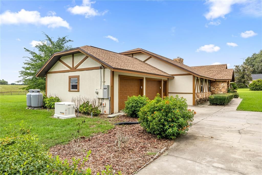 For Sale: $627,500 (4 beds, 2 baths, 2832 Square Feet)
