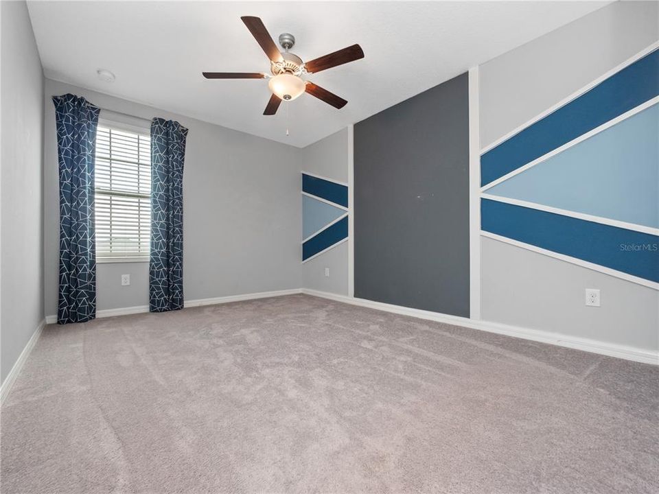 Activo con contrato: $395,000 (4 camas, 2 baños, 2655 Pies cuadrados)