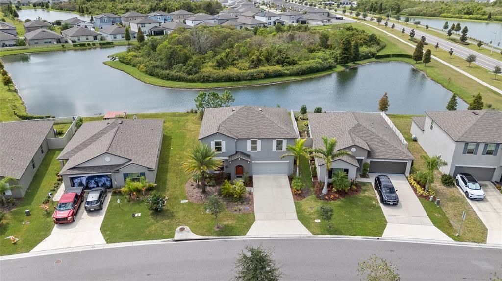 Activo con contrato: $395,000 (4 camas, 2 baños, 2655 Pies cuadrados)