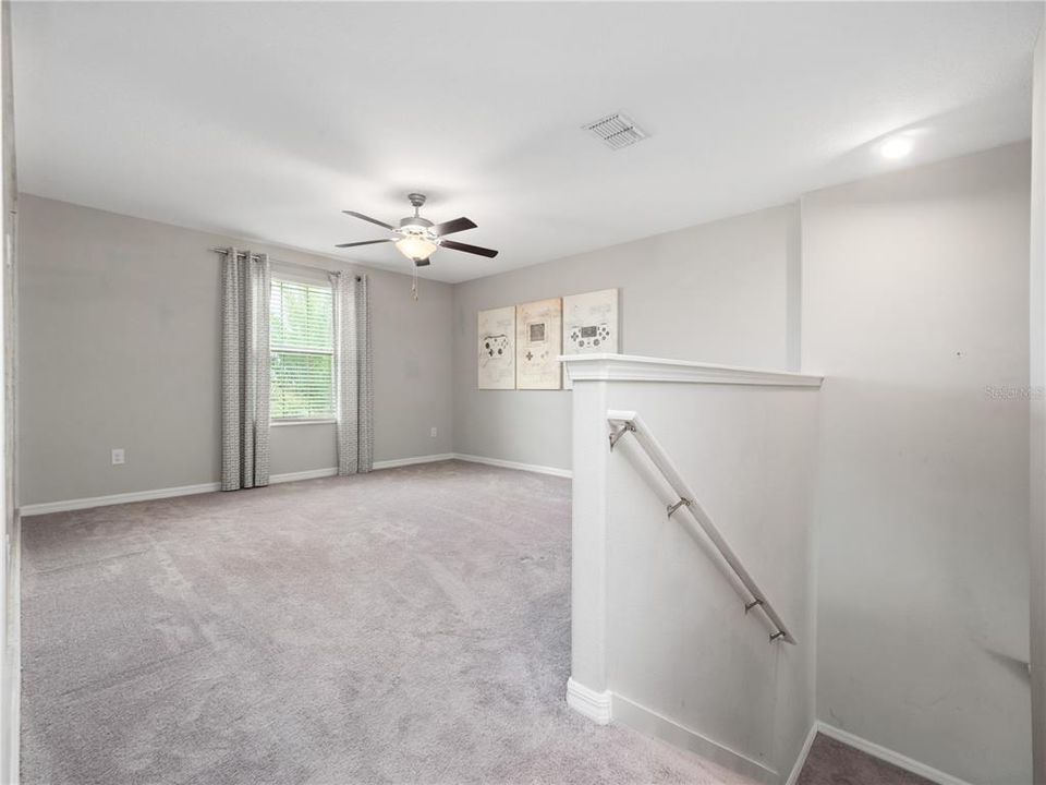 Activo con contrato: $395,000 (4 camas, 2 baños, 2655 Pies cuadrados)