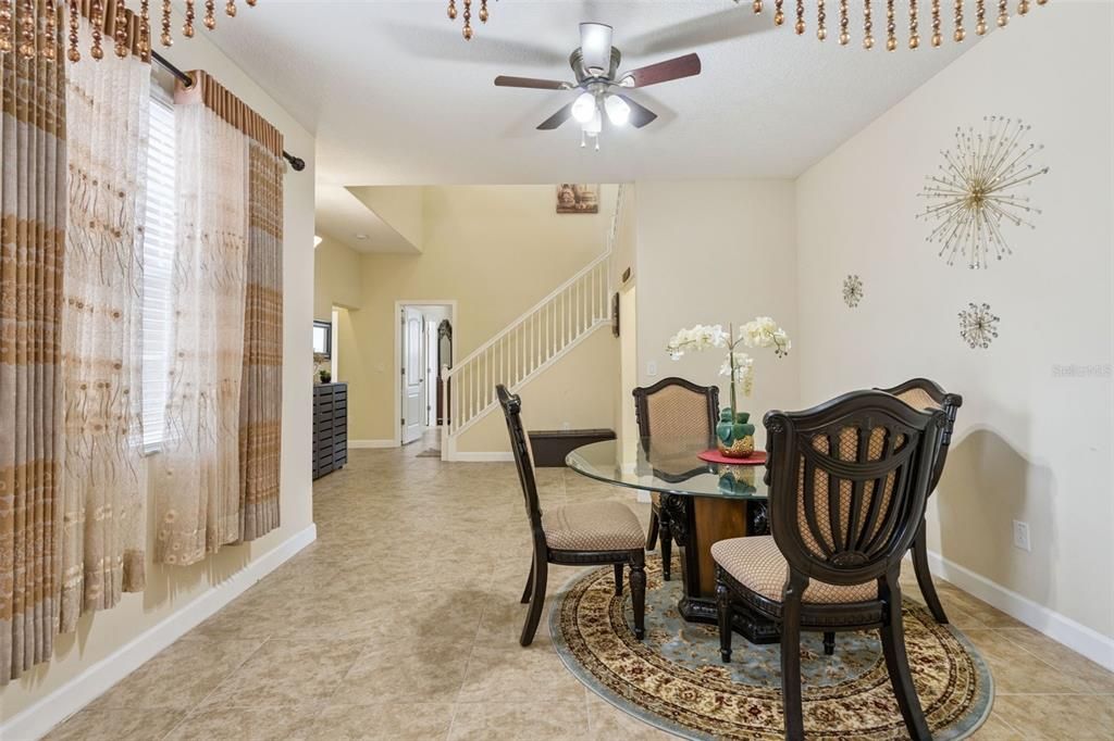 На продажу: $659,000 (5 спален, 3 ванн, 3774 Квадратных фут)