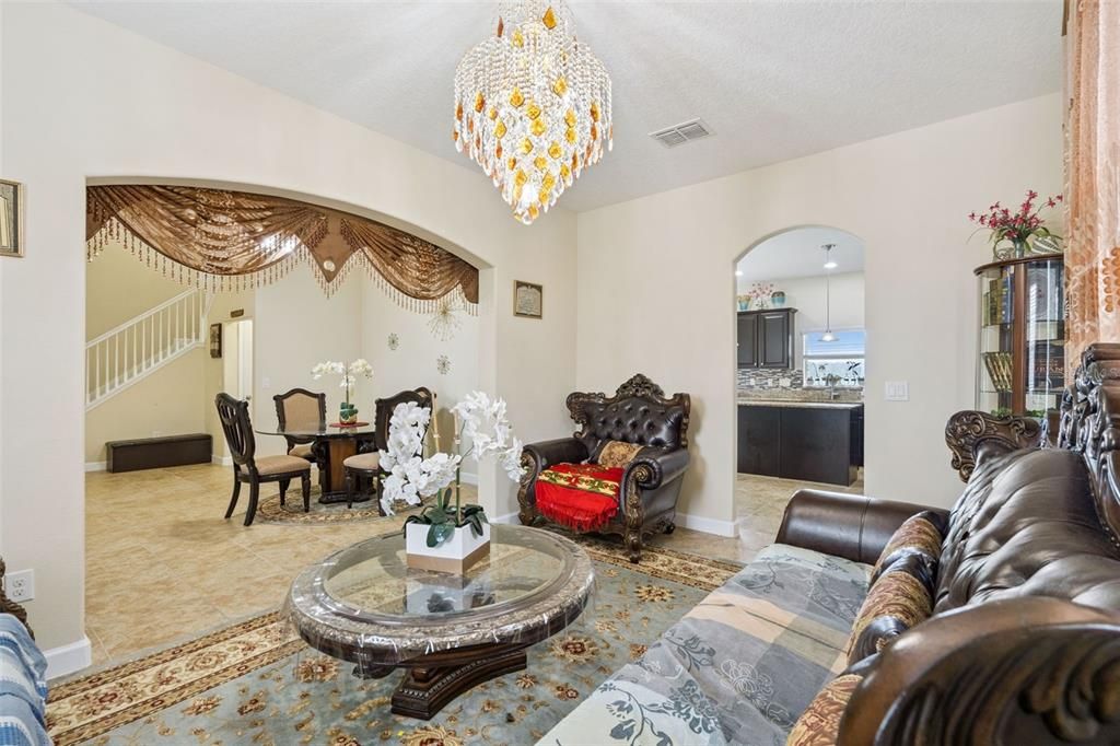 На продажу: $659,000 (5 спален, 3 ванн, 3774 Квадратных фут)