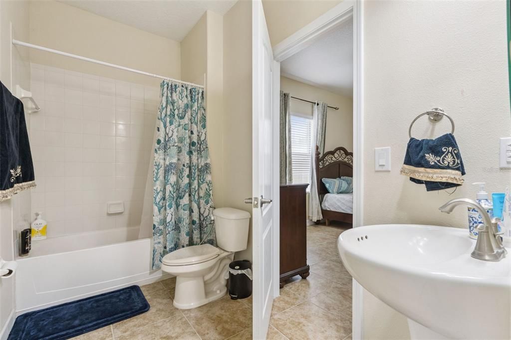 На продажу: $659,000 (5 спален, 3 ванн, 3774 Квадратных фут)