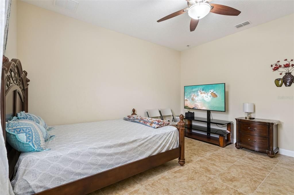 На продажу: $659,000 (5 спален, 3 ванн, 3774 Квадратных фут)