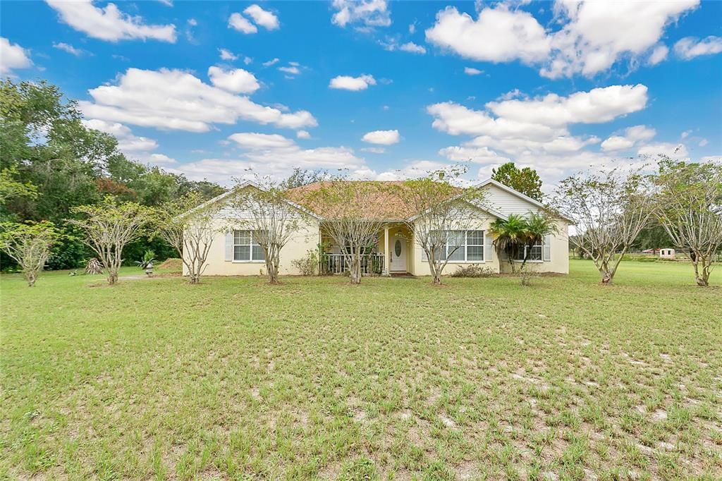 Recently Sold: $475,000 (3 beds, 2 baths, 2480 Square Feet)