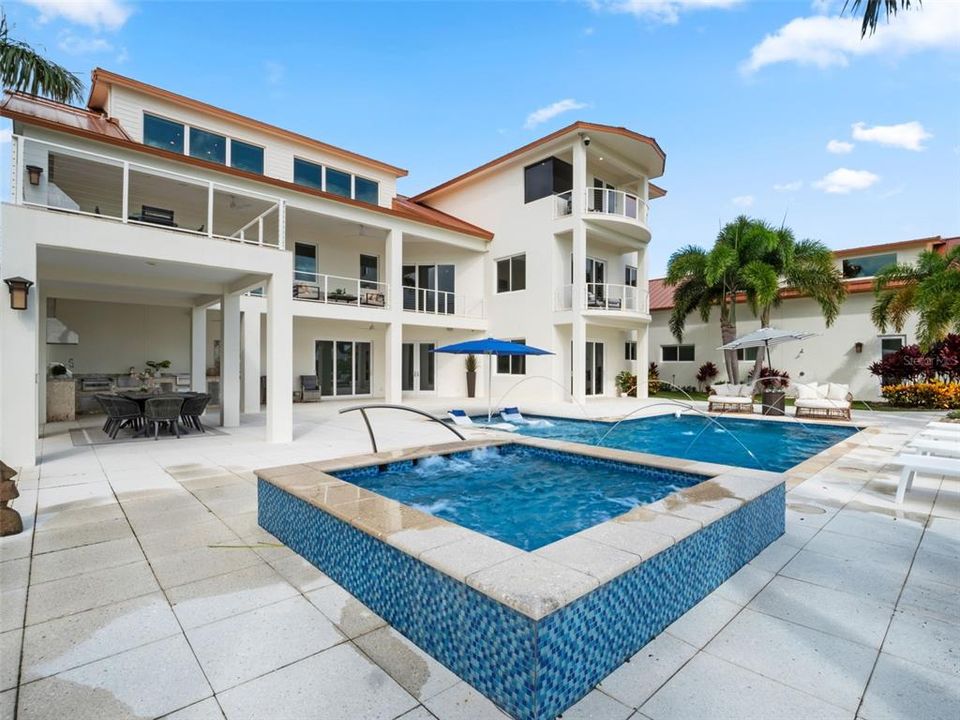 En Venta: $6,995,000 (5 camas, 4 baños, 8277 Pies cuadrados)