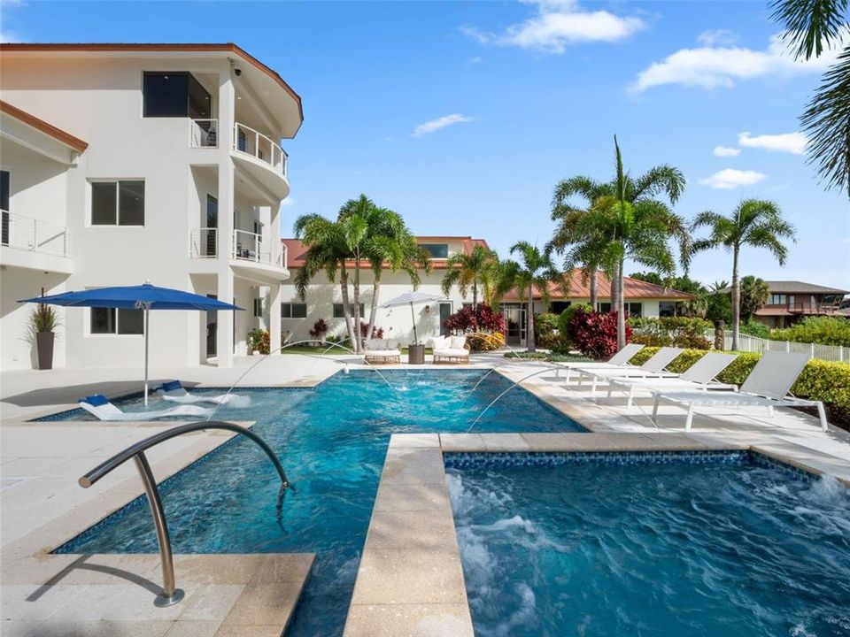 En Venta: $6,995,000 (5 camas, 4 baños, 8277 Pies cuadrados)