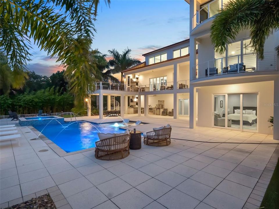 En Venta: $6,995,000 (5 camas, 4 baños, 8277 Pies cuadrados)