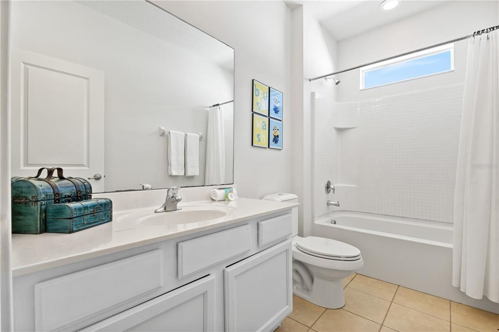 合同活跃: $674,999 (8 贝兹, 5 浴室, 3248 平方英尺)