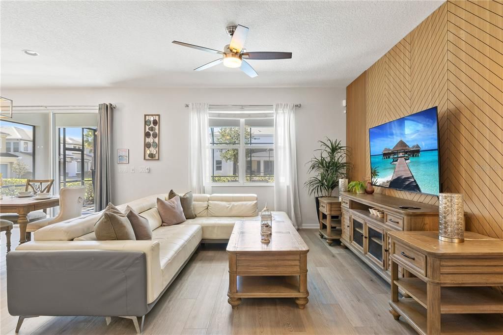 合同活跃: $674,999 (8 贝兹, 5 浴室, 3248 平方英尺)