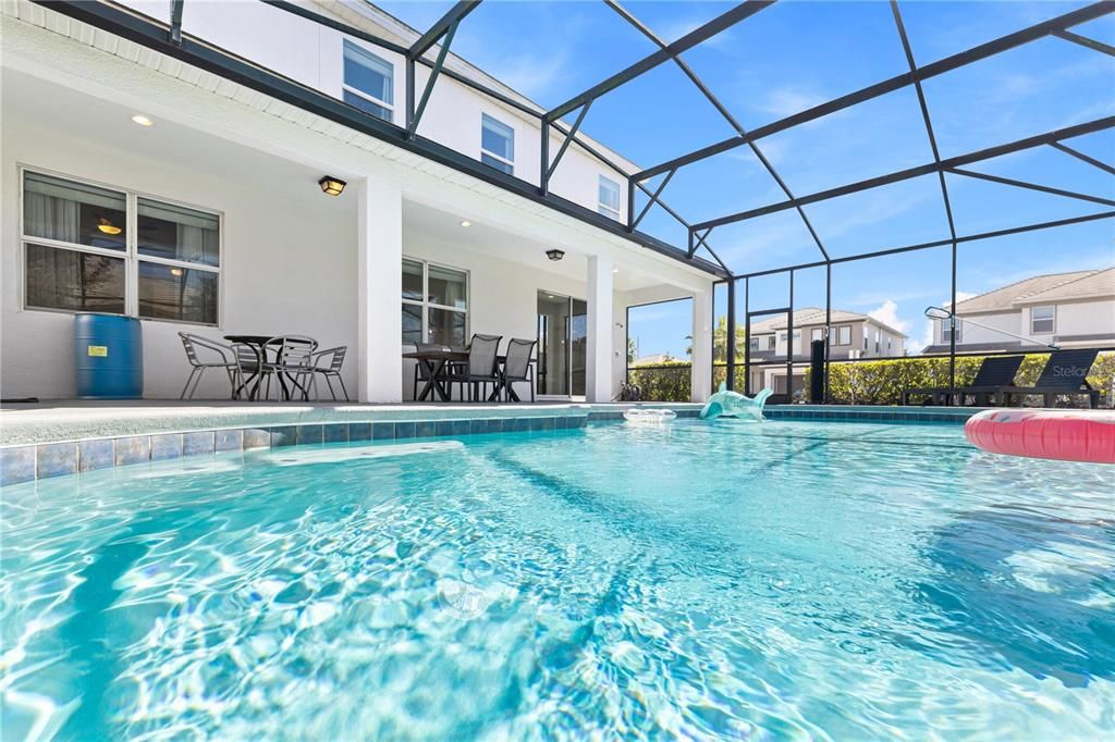 合同活跃: $674,999 (8 贝兹, 5 浴室, 3248 平方英尺)