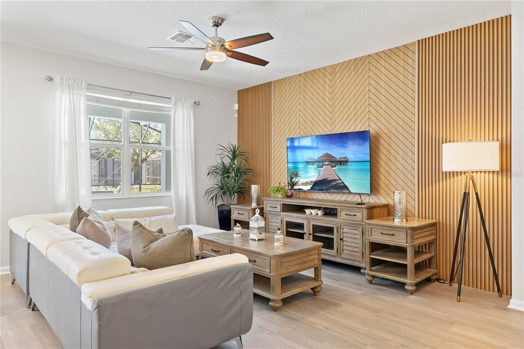 合同活跃: $674,999 (8 贝兹, 5 浴室, 3248 平方英尺)