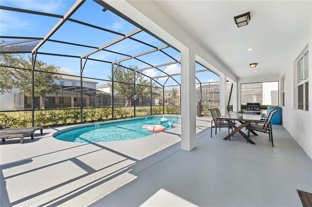 合同活跃: $674,999 (8 贝兹, 5 浴室, 3248 平方英尺)