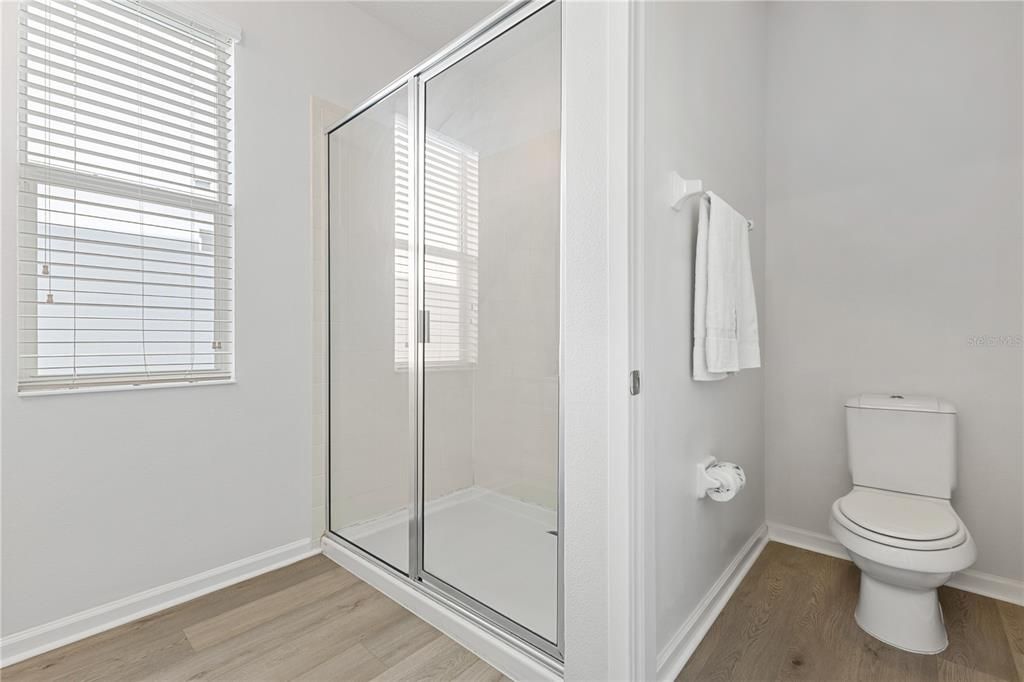 合同活跃: $674,999 (8 贝兹, 5 浴室, 3248 平方英尺)