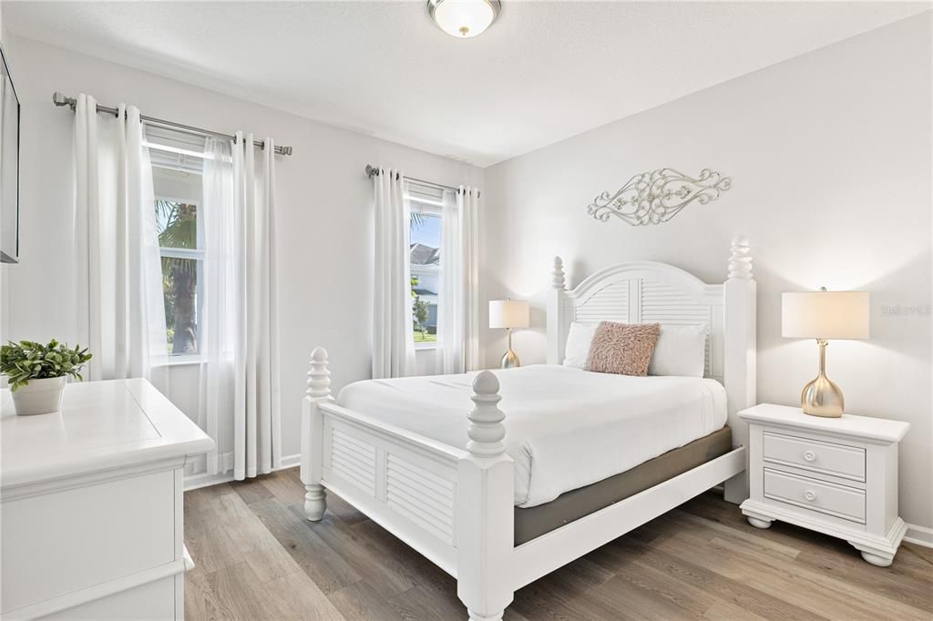 合同活跃: $674,999 (8 贝兹, 5 浴室, 3248 平方英尺)