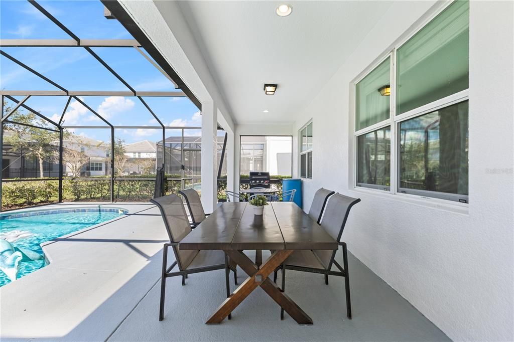 合同活跃: $674,999 (8 贝兹, 5 浴室, 3248 平方英尺)