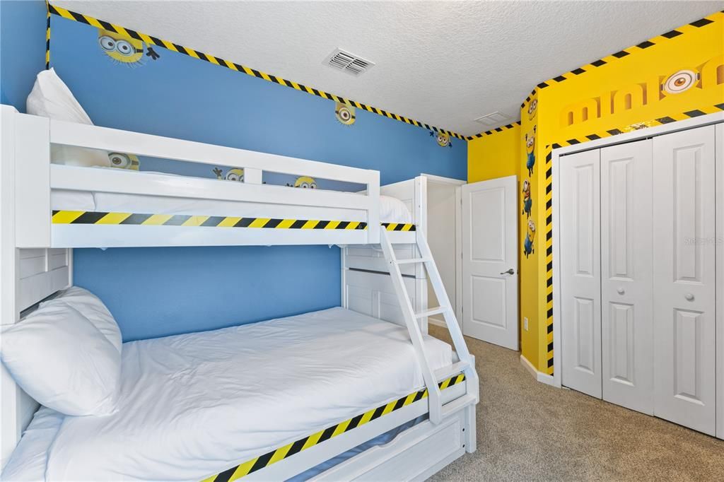 合同活跃: $674,999 (8 贝兹, 5 浴室, 3248 平方英尺)