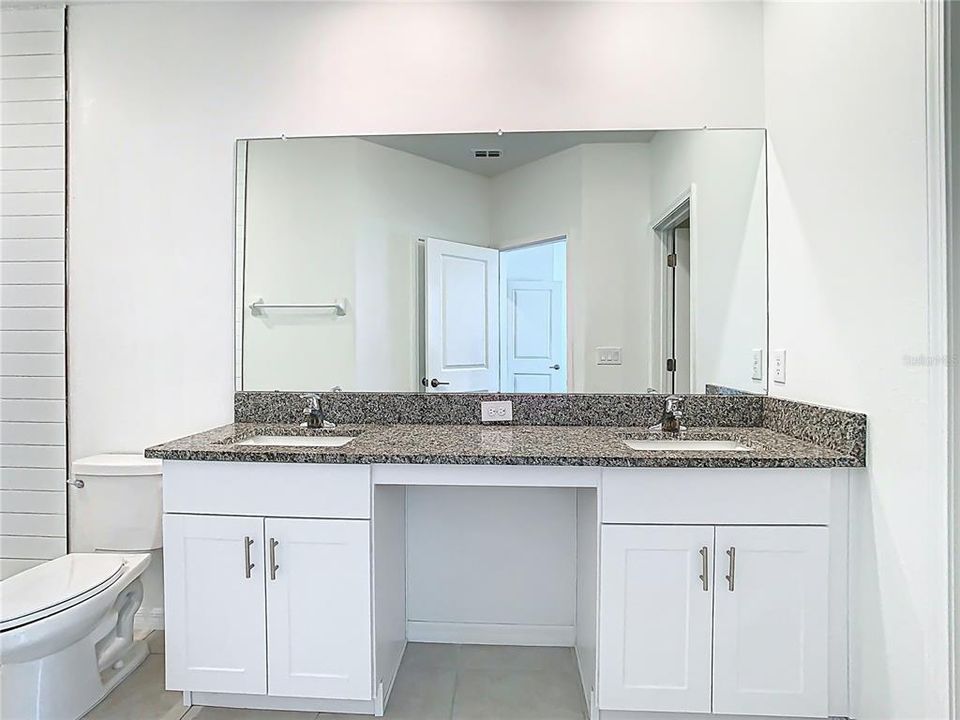 На продажу: $275,000 (3 спален, 2 ванн, 1597 Квадратных фут)