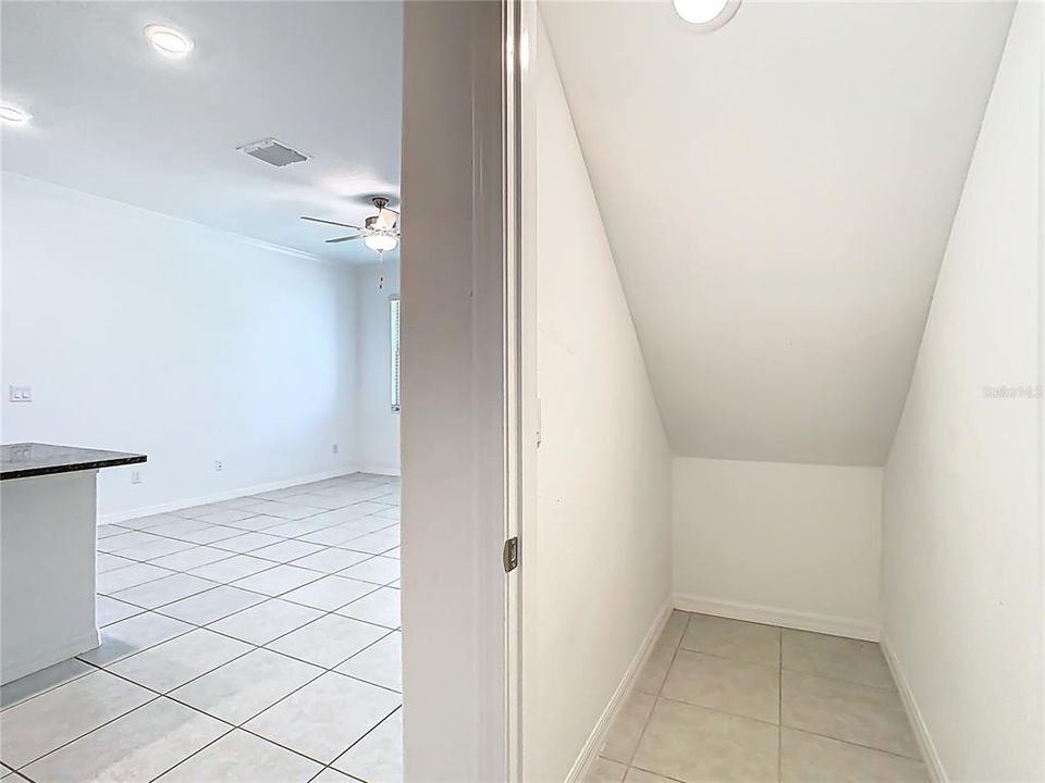 На продажу: $275,000 (3 спален, 2 ванн, 1597 Квадратных фут)