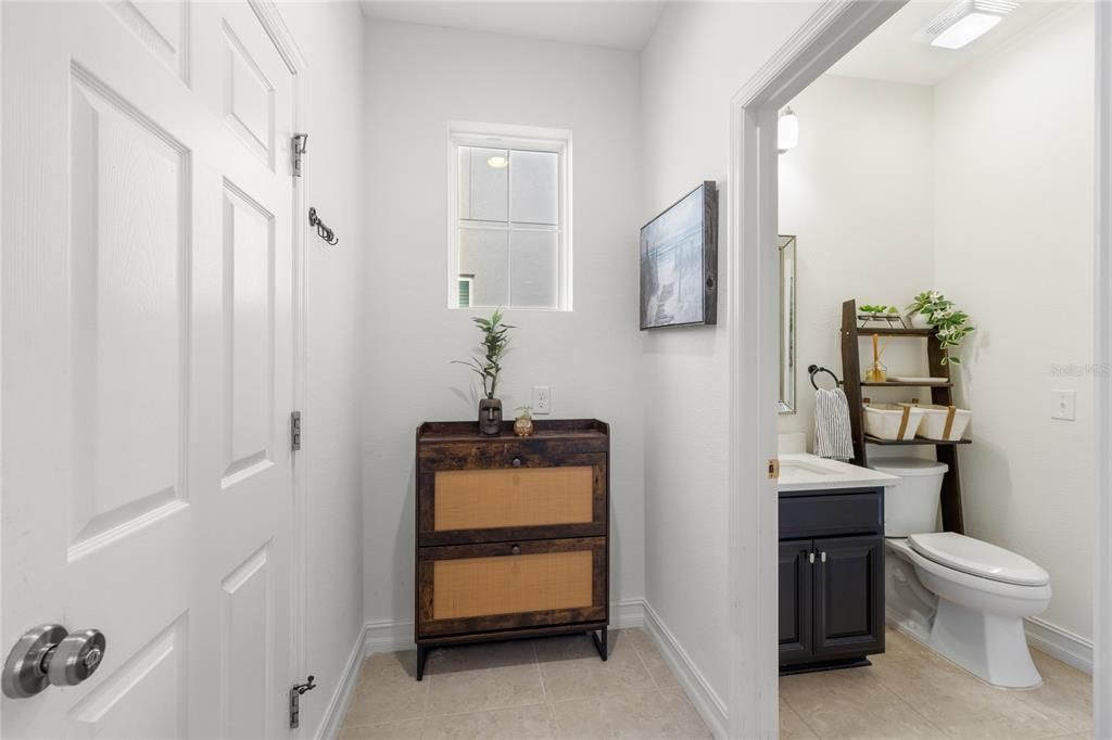 Active With Contract: $1,085,000 (4 beds, 3 baths, 3423 Square Feet)