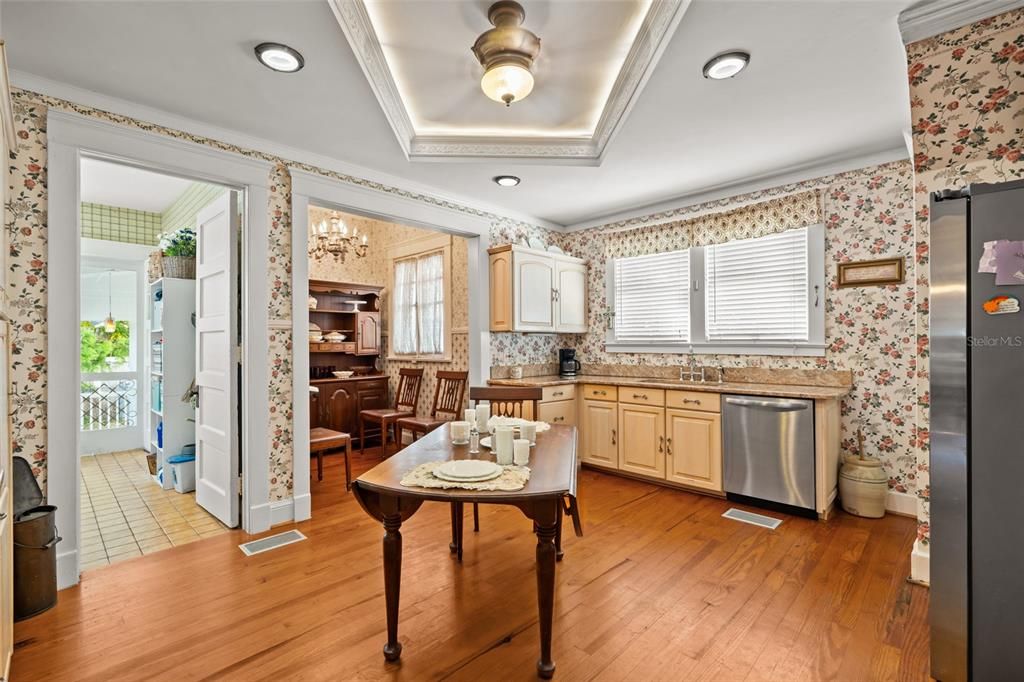 待售: $995,000 (5 贝兹, 2 浴室, 3572 平方英尺)