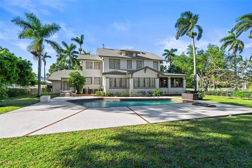 待售: $995,000 (5 贝兹, 2 浴室, 3572 平方英尺)